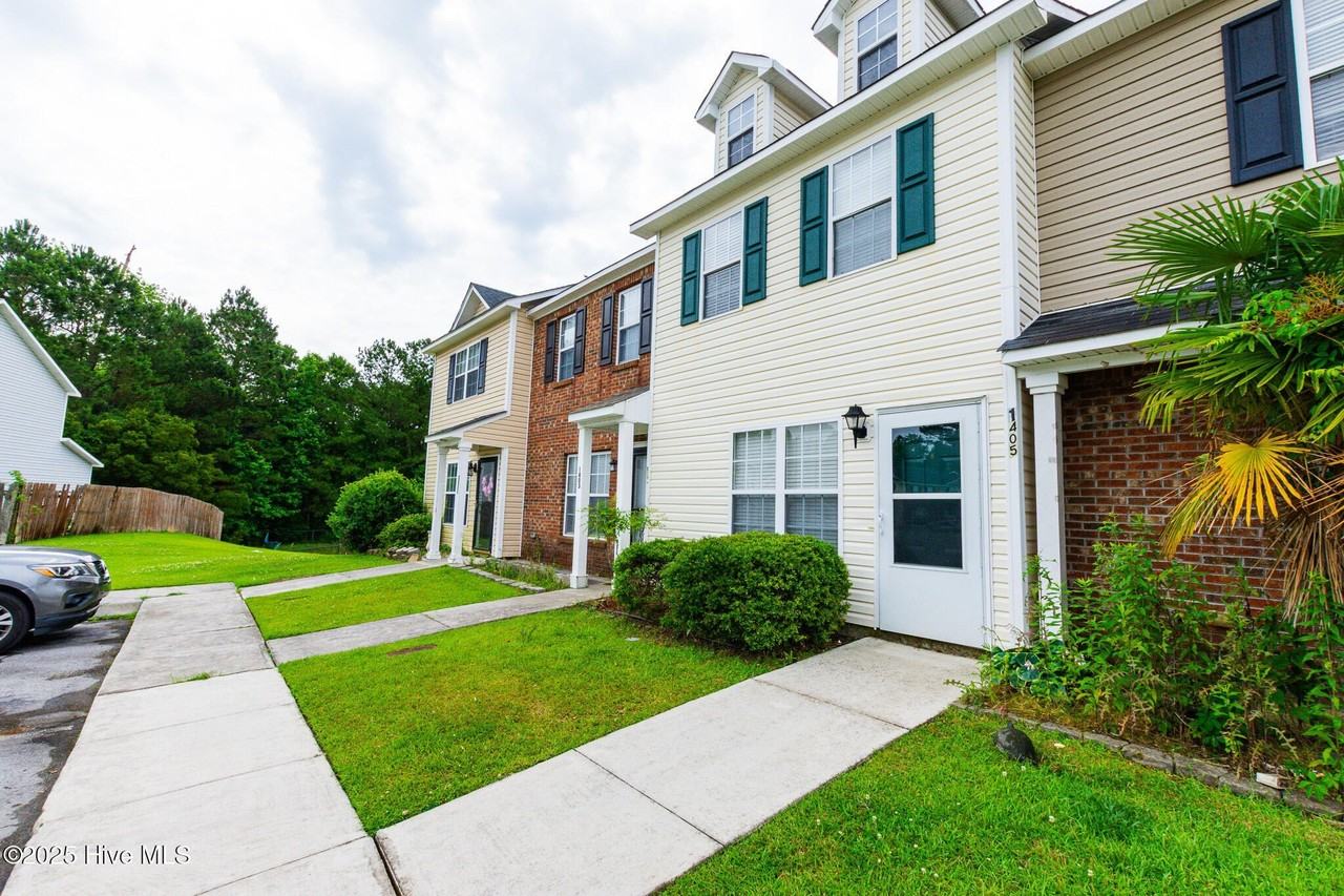 1405 Timberlake Trl - Photo 4 of 26