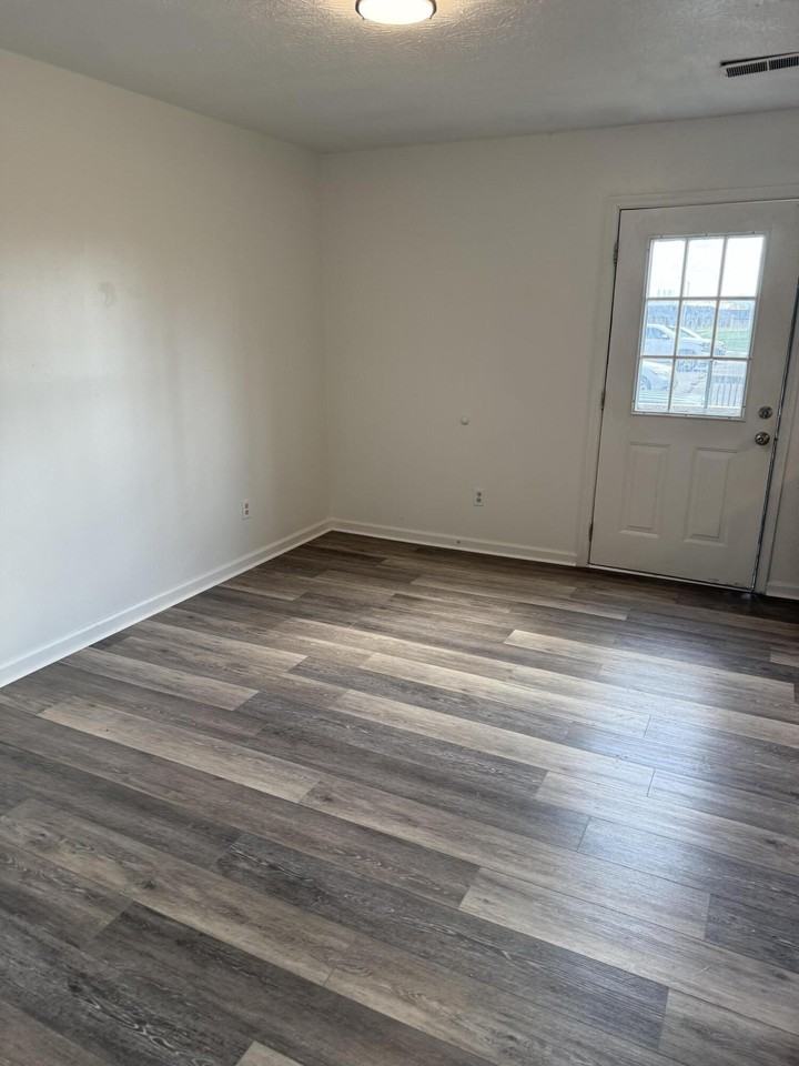 821 Ridgewood Dr #1-2 - Photo 3 of 24