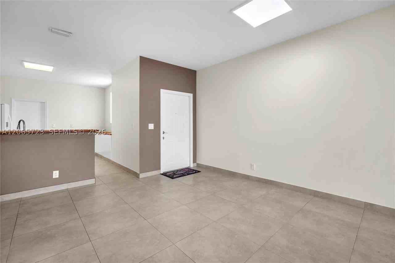 3698 San Simeon Cir - Photo 4 of 28
