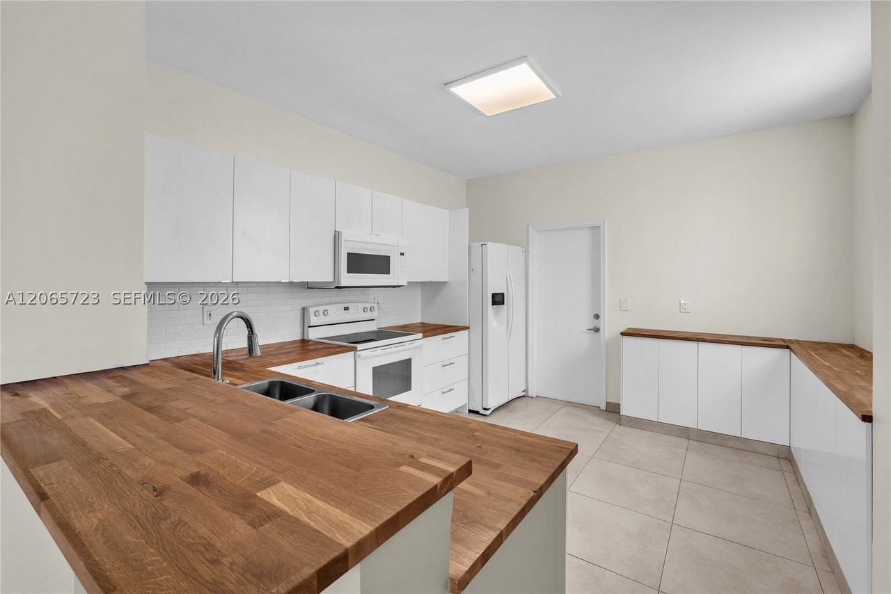 3698 San Simeon Cir - Photo 7 of 28