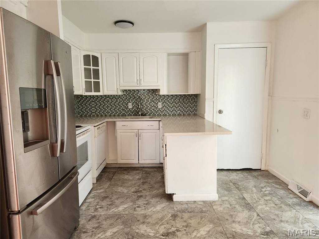 702 Vendome Ln - Photo 7 of 17