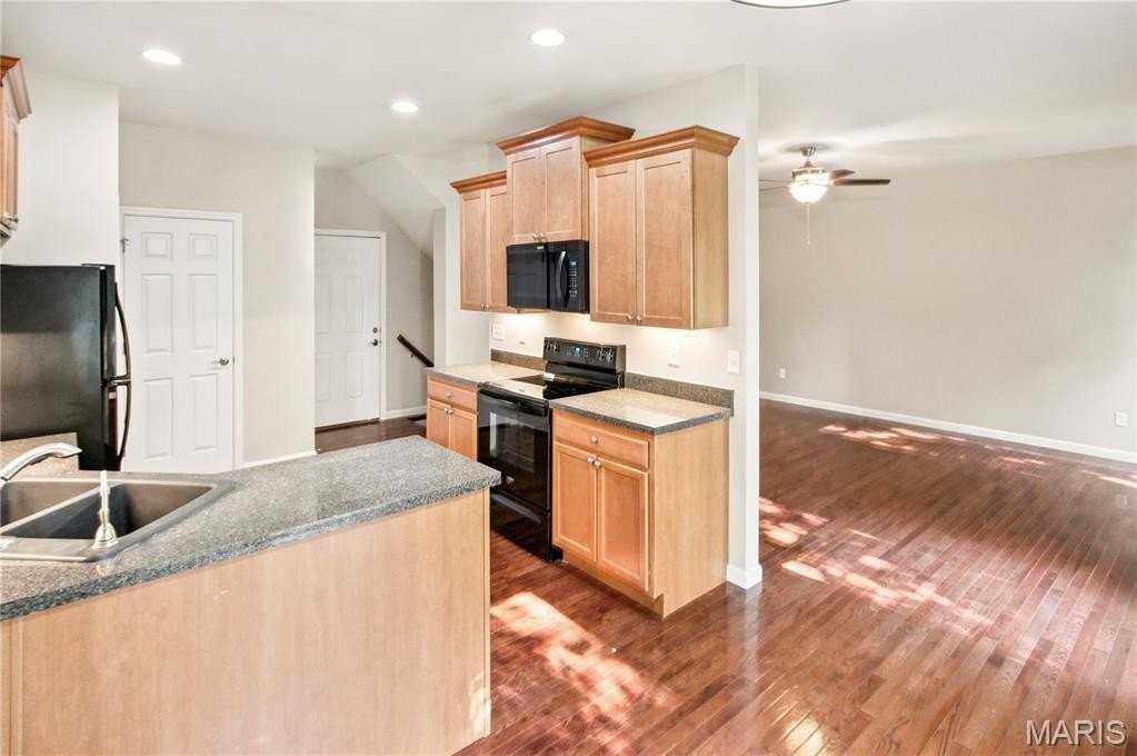 404 Willott Square Dr - Photo 4 of 25