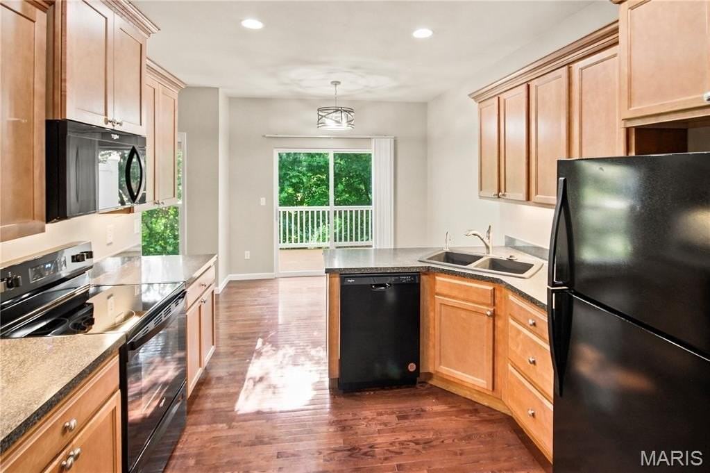 404 Willott Square Dr - Photo 5 of 25
