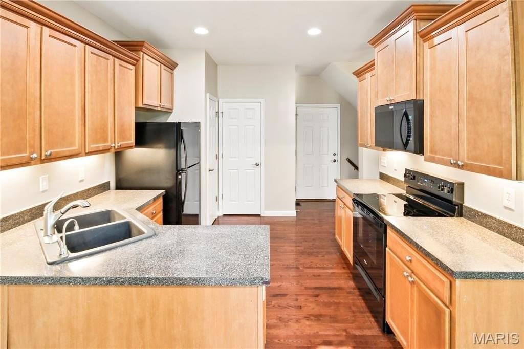 404 Willott Square Dr - Photo 6 of 25
