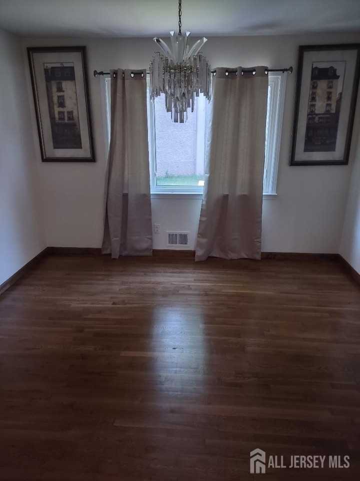 204 Marlin Dr - Photo 5 of 13