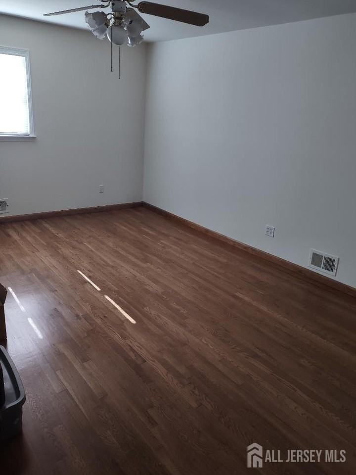 204 Marlin Dr - Photo 6 of 13