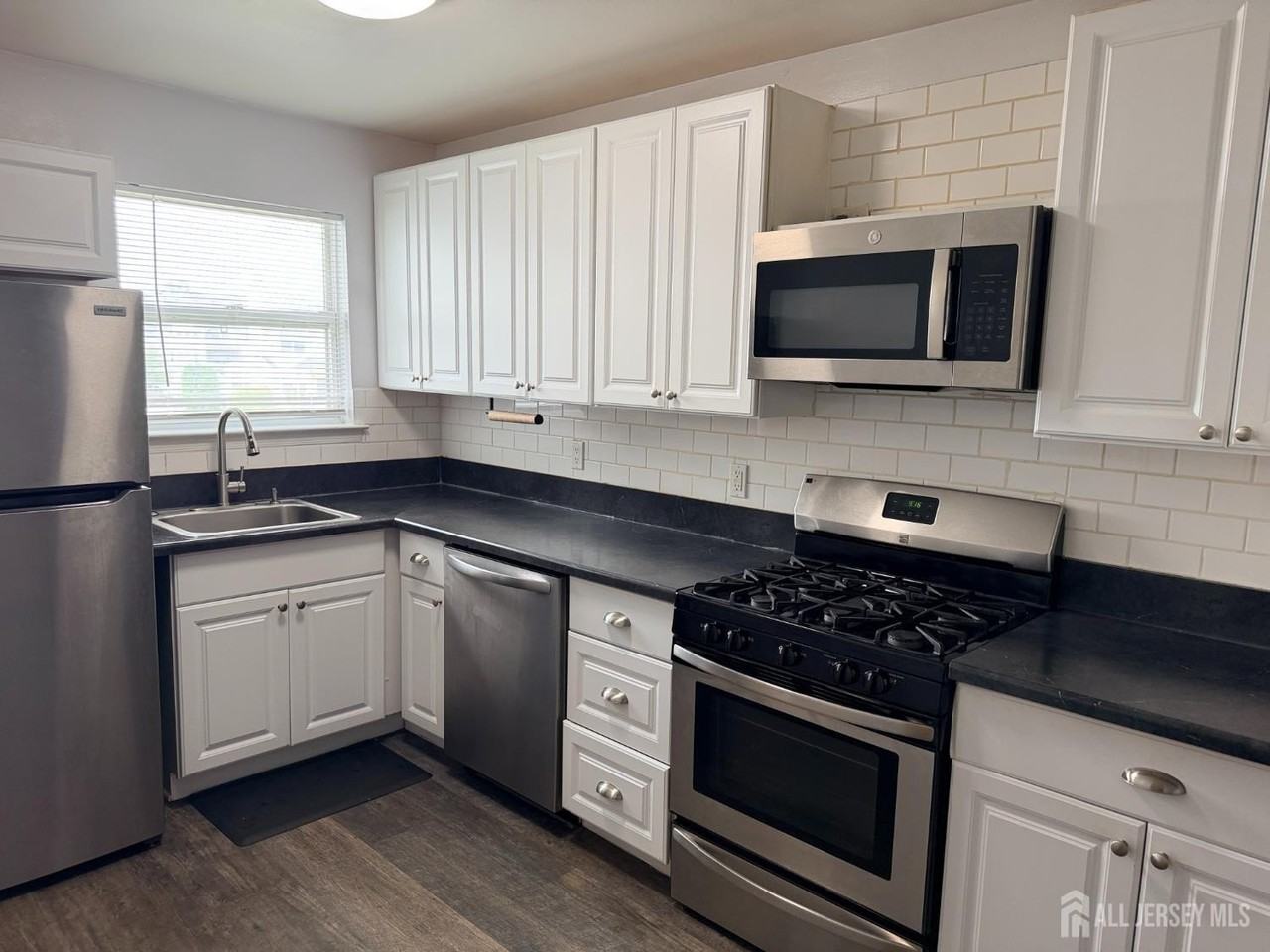 343 Ventnor Ct - Photo 6 of 24