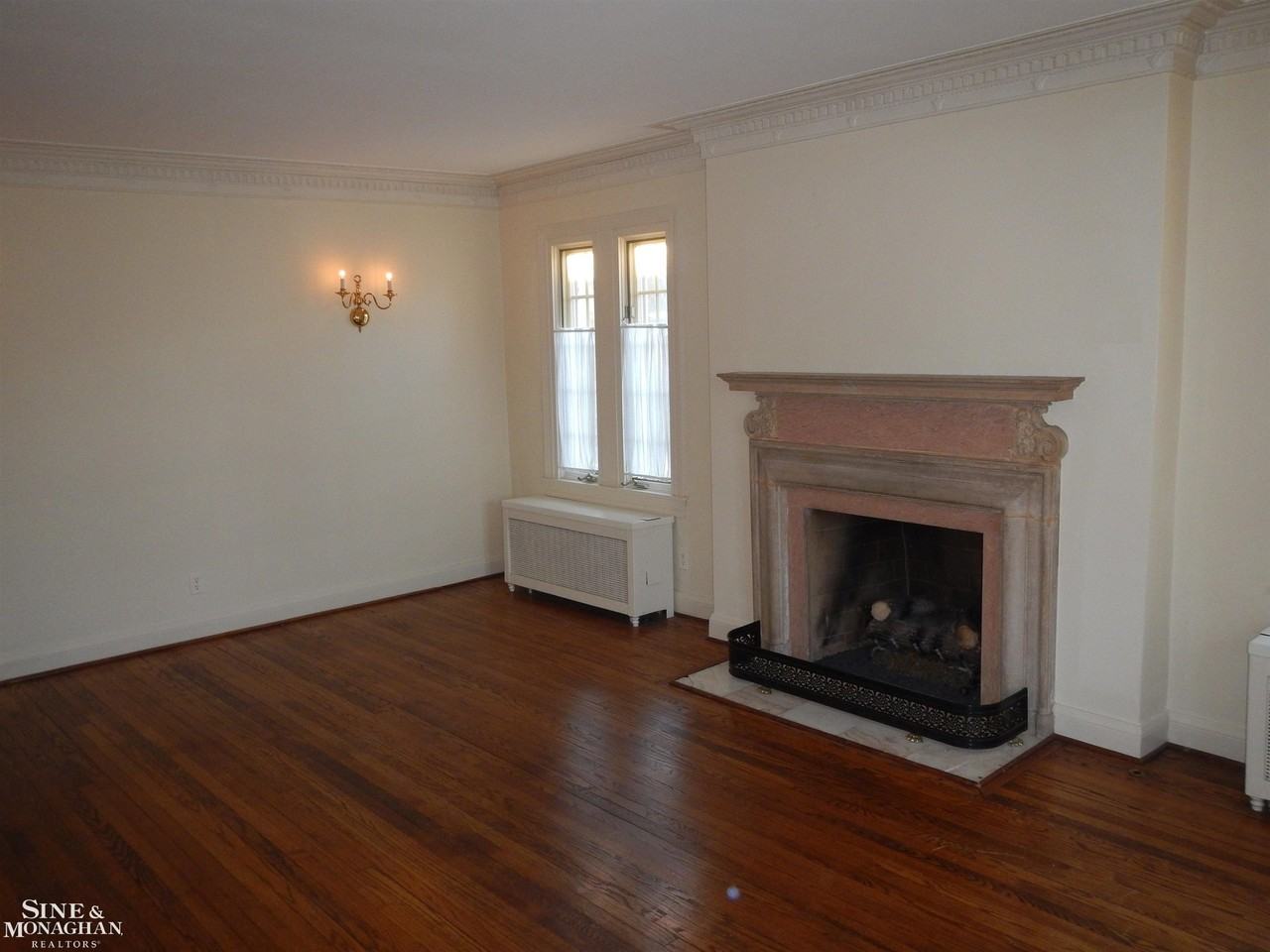 752 Trombley Rd - Photo 3 of 16
