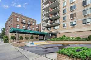 featured image of 11818 Union Tpke #4J