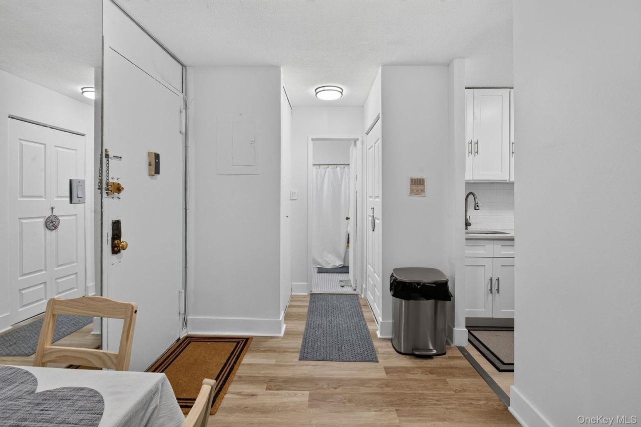 11818 Union Tpke #4J - Photo 5 of 14
