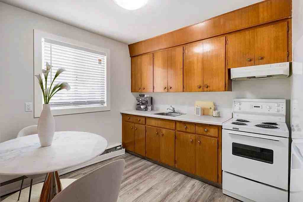 Allen Apartments - Photo 2 of 19