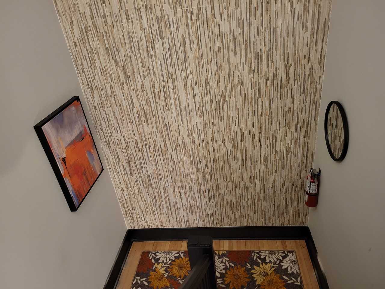 575 MacLaren St. - Photo 5 of 6