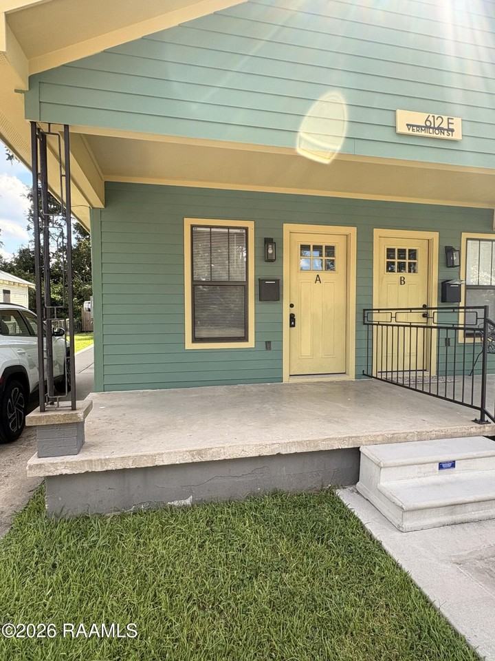 612 E Vermilion St #A - Photo 2 of 23