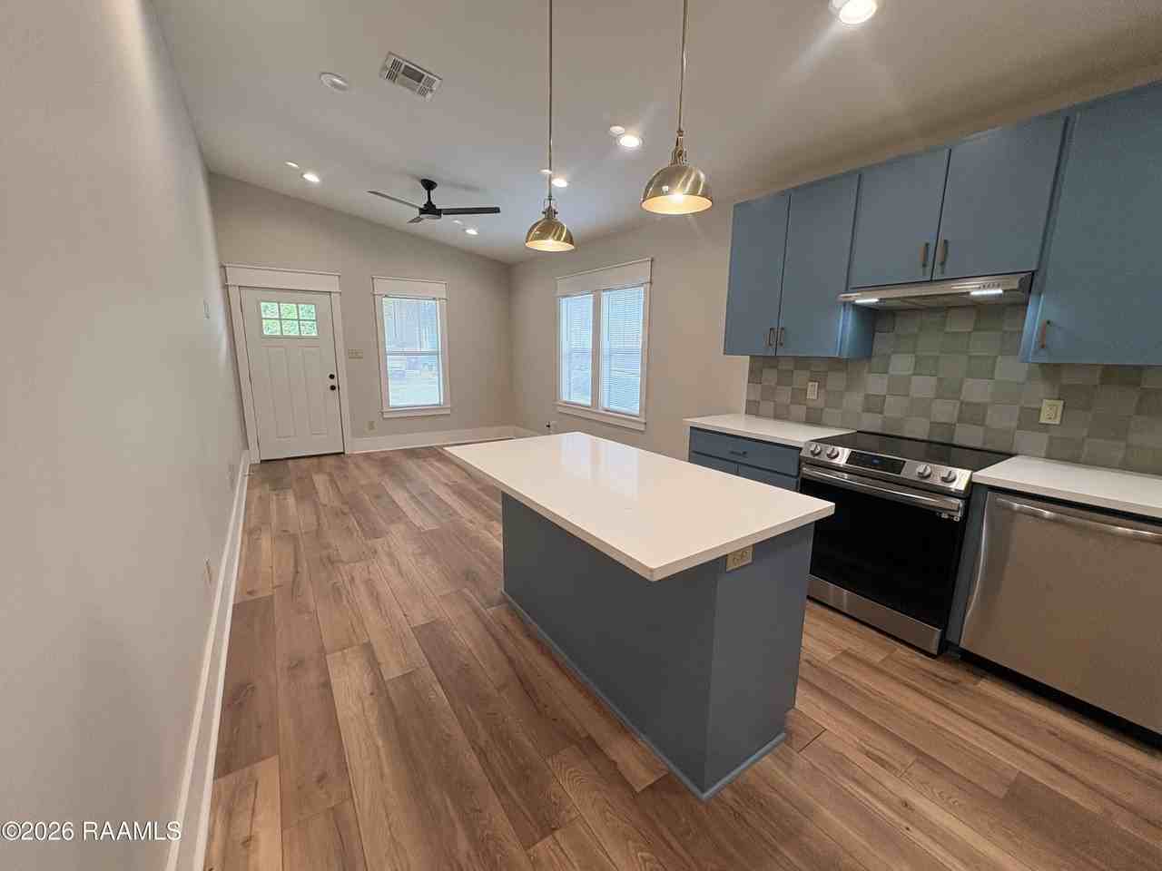 612 E Vermilion St #A - Photo 7 of 23