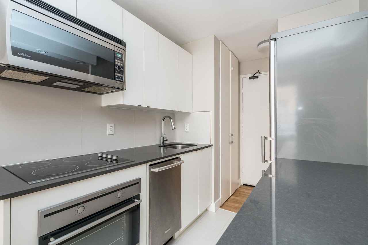 501 Kingston Road - Photo 2 of 39