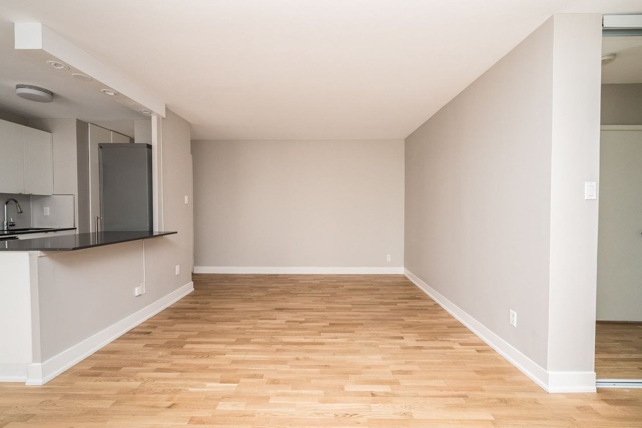 501 Kingston Road - Photo 7 of 39