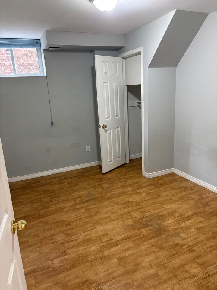 Fallingbrook St & Clune Pl - Photo 4 of 10