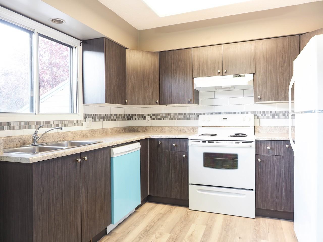 Stirlingwood Townhomes - Photo 2 of 14