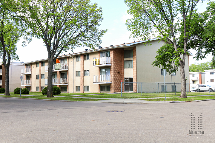 NAITside Court III Apartments - Photo 3 of 9