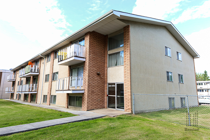 NAITside Court III Apartments - Photo 4 of 9