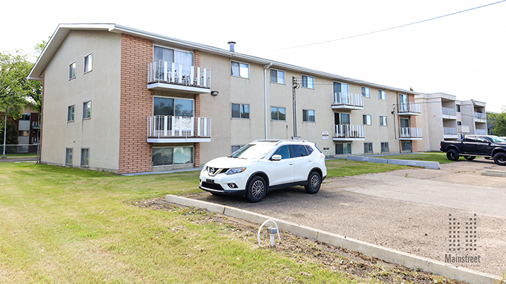 NAITside Court III Apartments - Photo 6 of 9