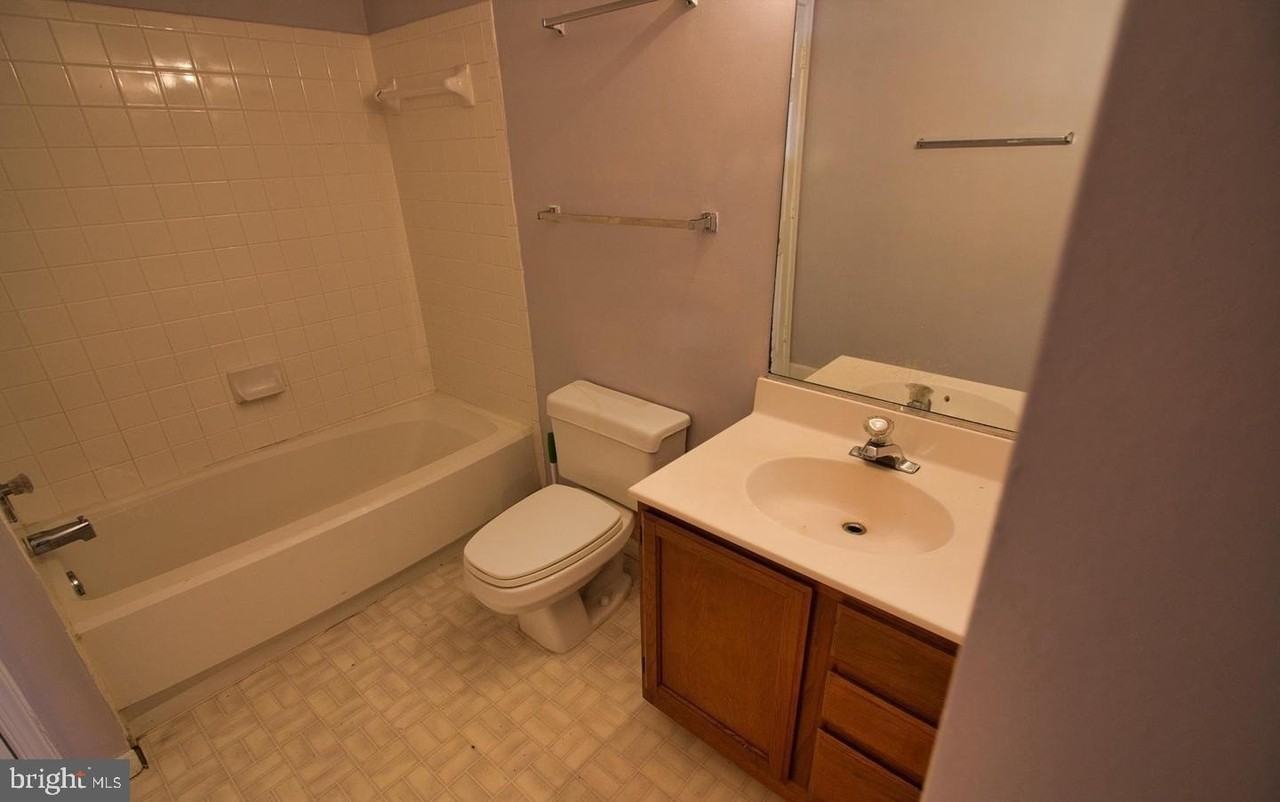 5901 Saint Giles Way - Photo 4 of 24