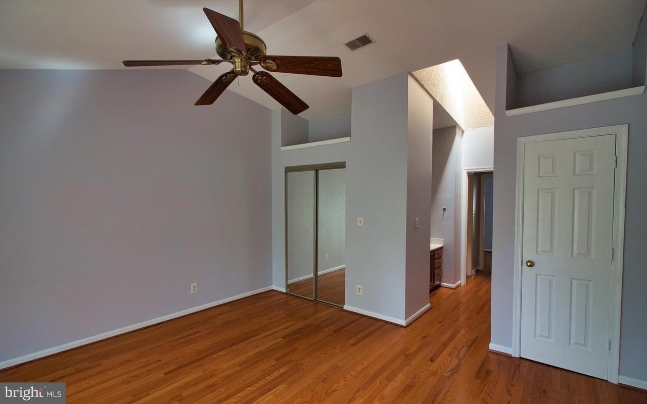 5901 Saint Giles Way - Photo 7 of 24