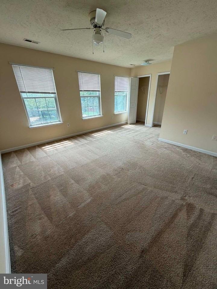 102 Cabin Ct - Photo 6 of 17
