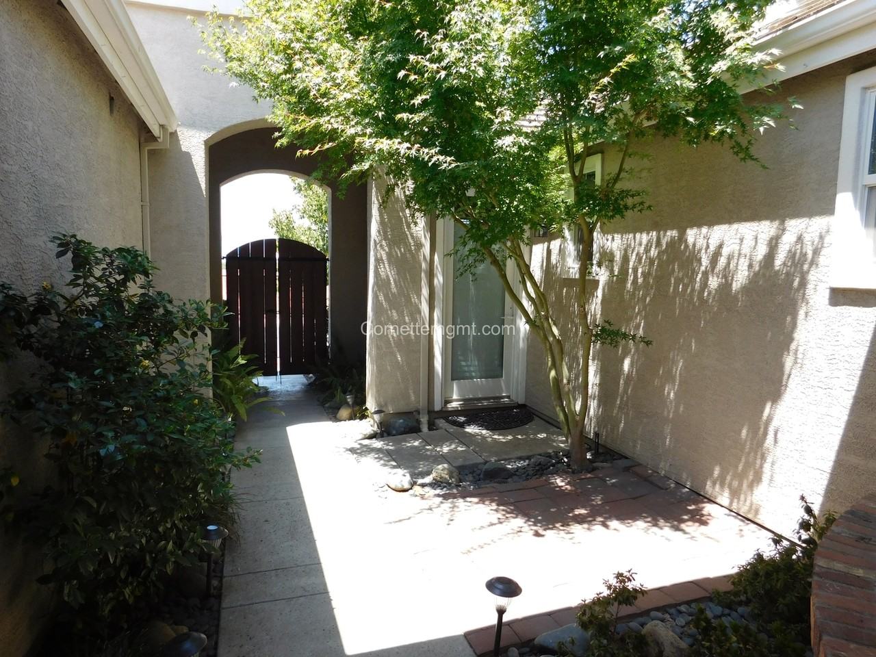 231 Lanfranco Cir - Photo 3 of 24