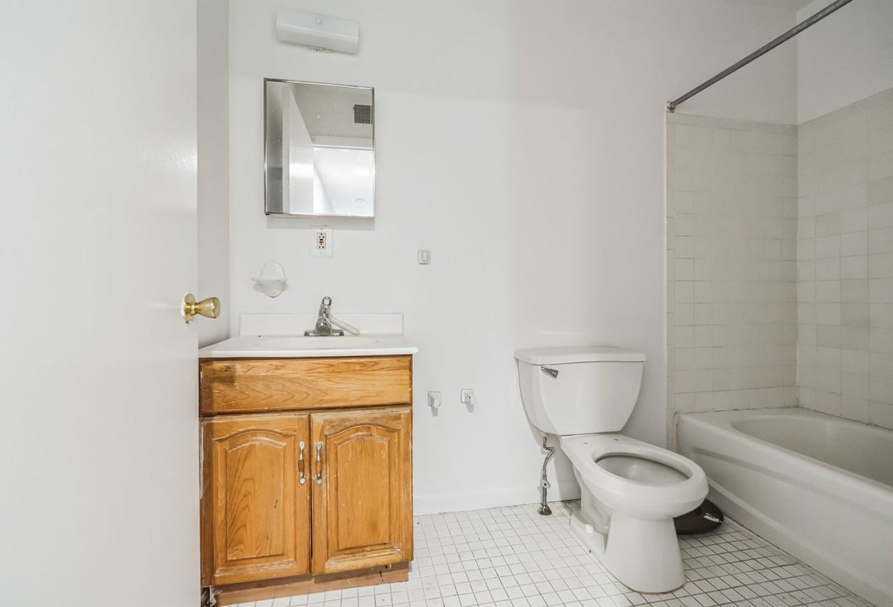 884 N 42nd St - Photo 7 of 7