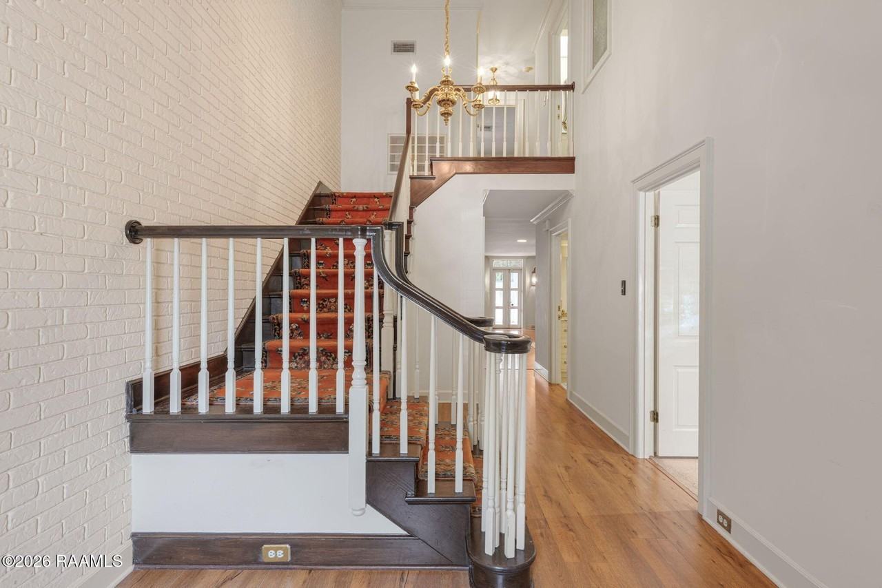 1321 W Saint Mary Blvd - Photo 3 of 22
