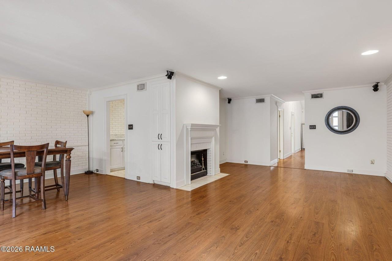 1321 W Saint Mary Blvd - Photo 5 of 22