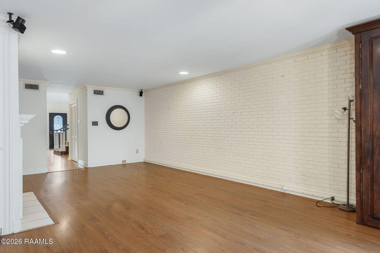 1321 W Saint Mary Blvd - Photo 6 of 22