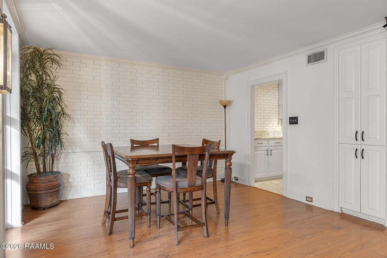 1321 W Saint Mary Blvd - Photo 7 of 22