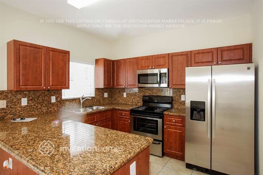 4633 Sw 164th Ct - Photo 4 of 12