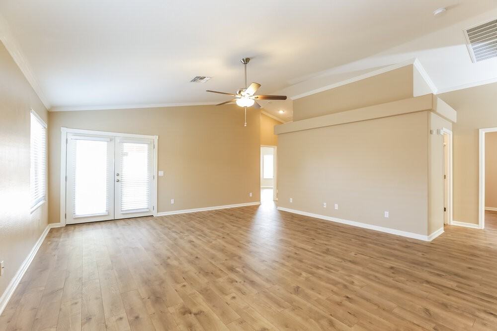 2030 S 100th Ln - Photo 4 of 16
