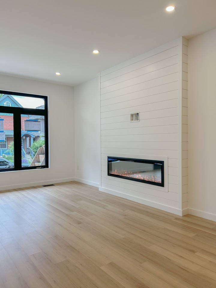 77 Melbourne St - Photo 4 of 14