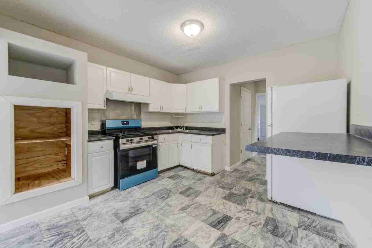 9716 Jacobi Ave - Photo 2 of 17