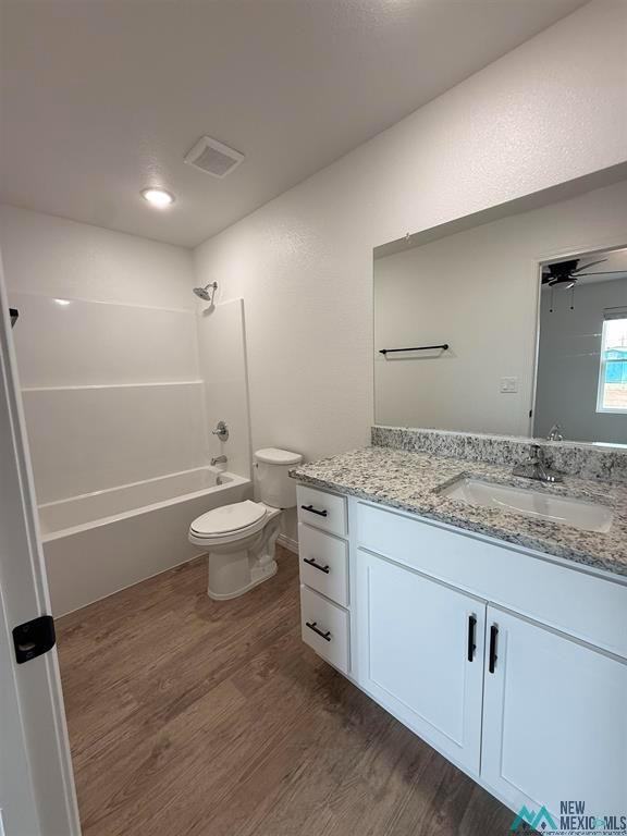 1320 Mission Dr - Photo 3 of 20