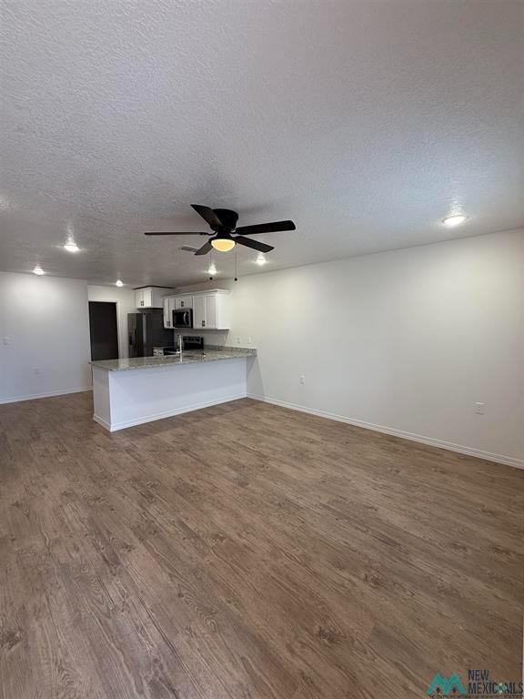 1320 Mission Dr - Photo 4 of 20