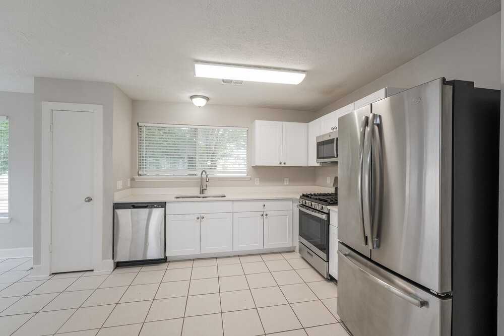 15819 E Park Ct - Photo 6 of 16
