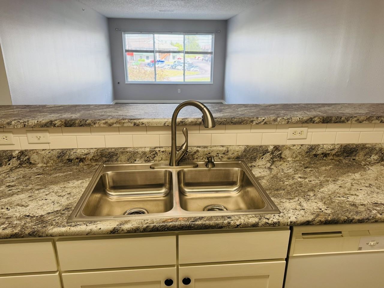 245 Beaver Kreek Ctr #5 - Photo 2 of 27
