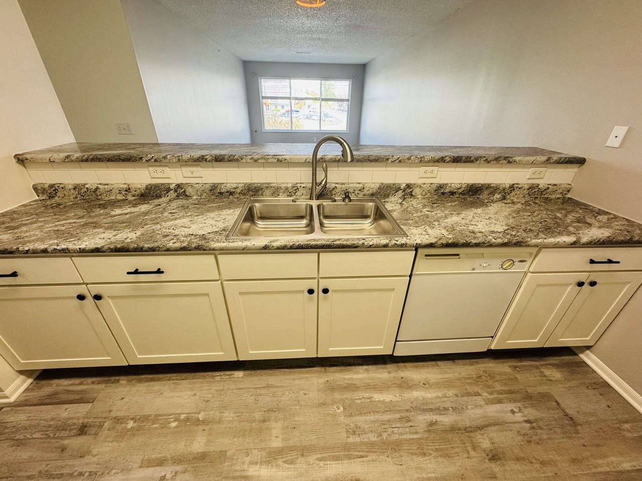 245 Beaver Kreek Ctr #5 - Photo 5 of 27