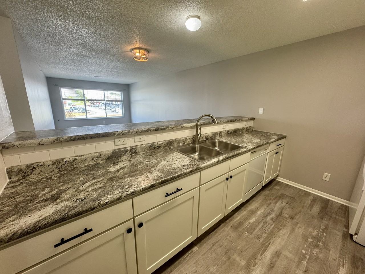 245 Beaver Kreek Ctr #5 - Photo 6 of 27