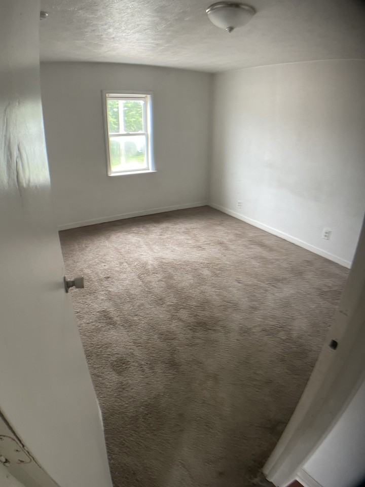 4010 K Dr S #B - Photo 3 of 13