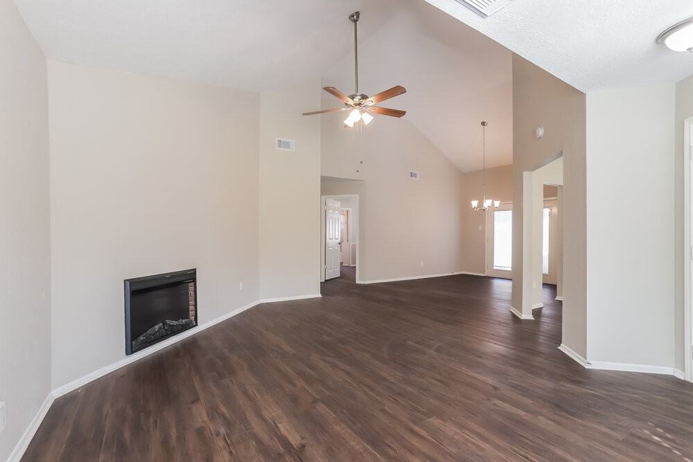 10318 Bushy Creek Dr - Photo 4 of 15