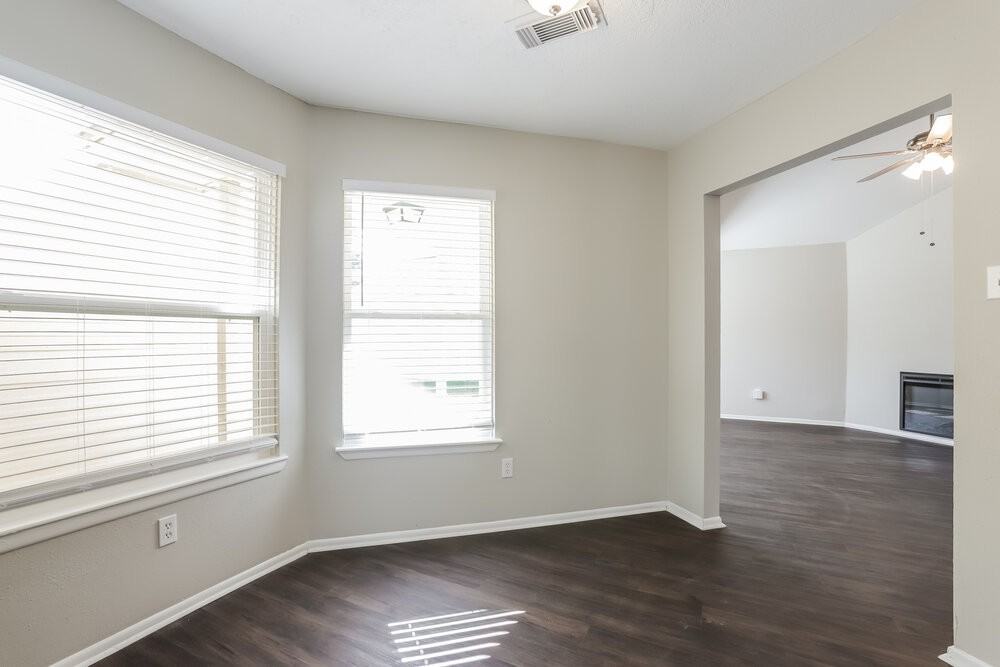 10318 Bushy Creek Dr - Photo 6 of 15