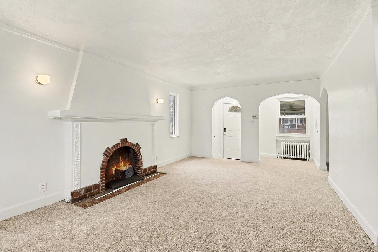 5959 Newport St - Photo 3 of 13