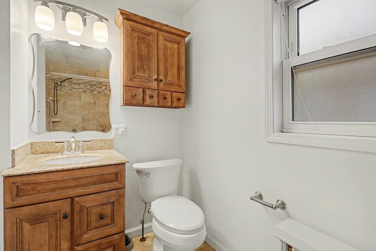 5959 Newport St - Photo 7 of 13