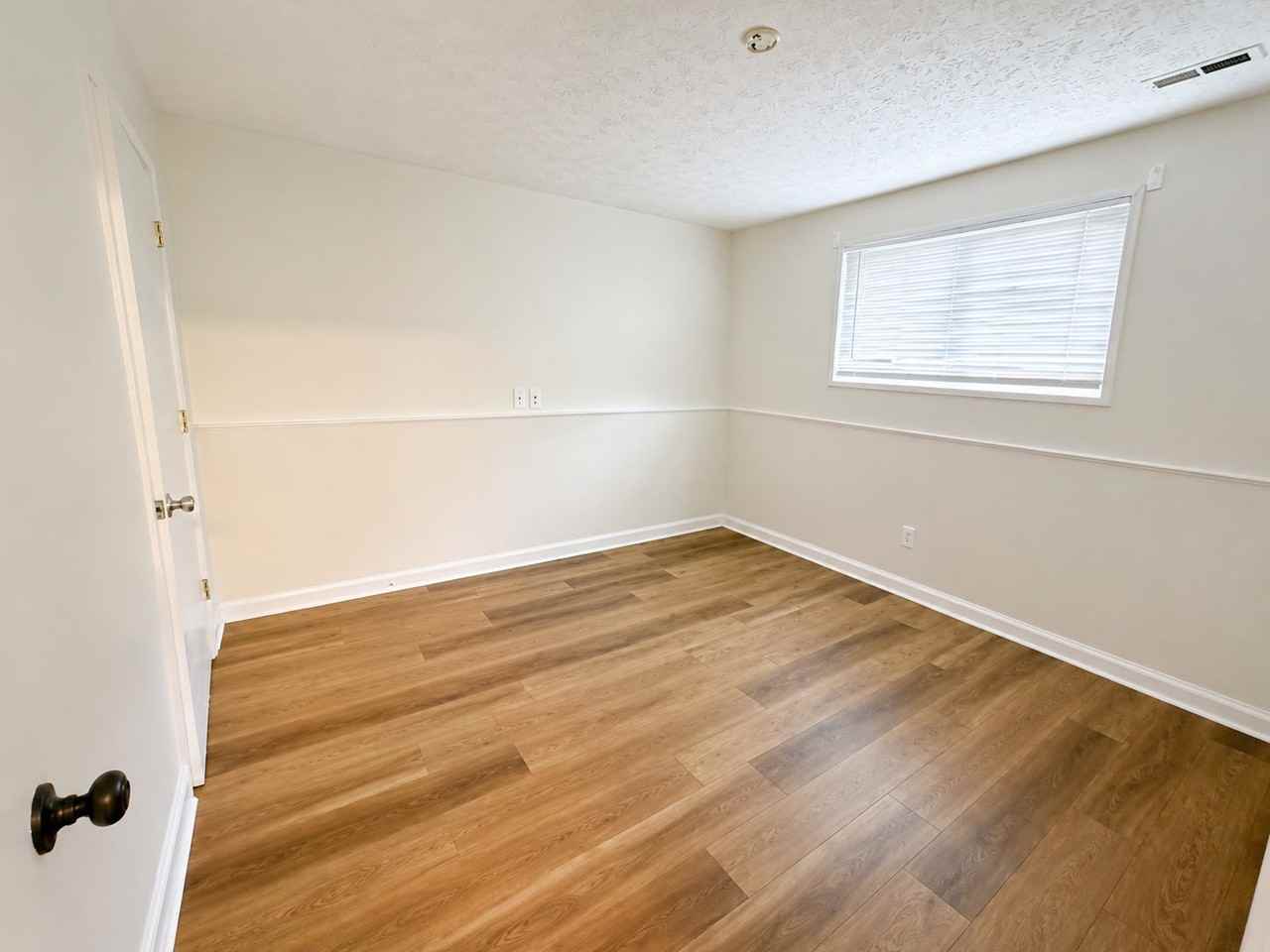 11214 Pyramid Rd - Photo 3 of 12